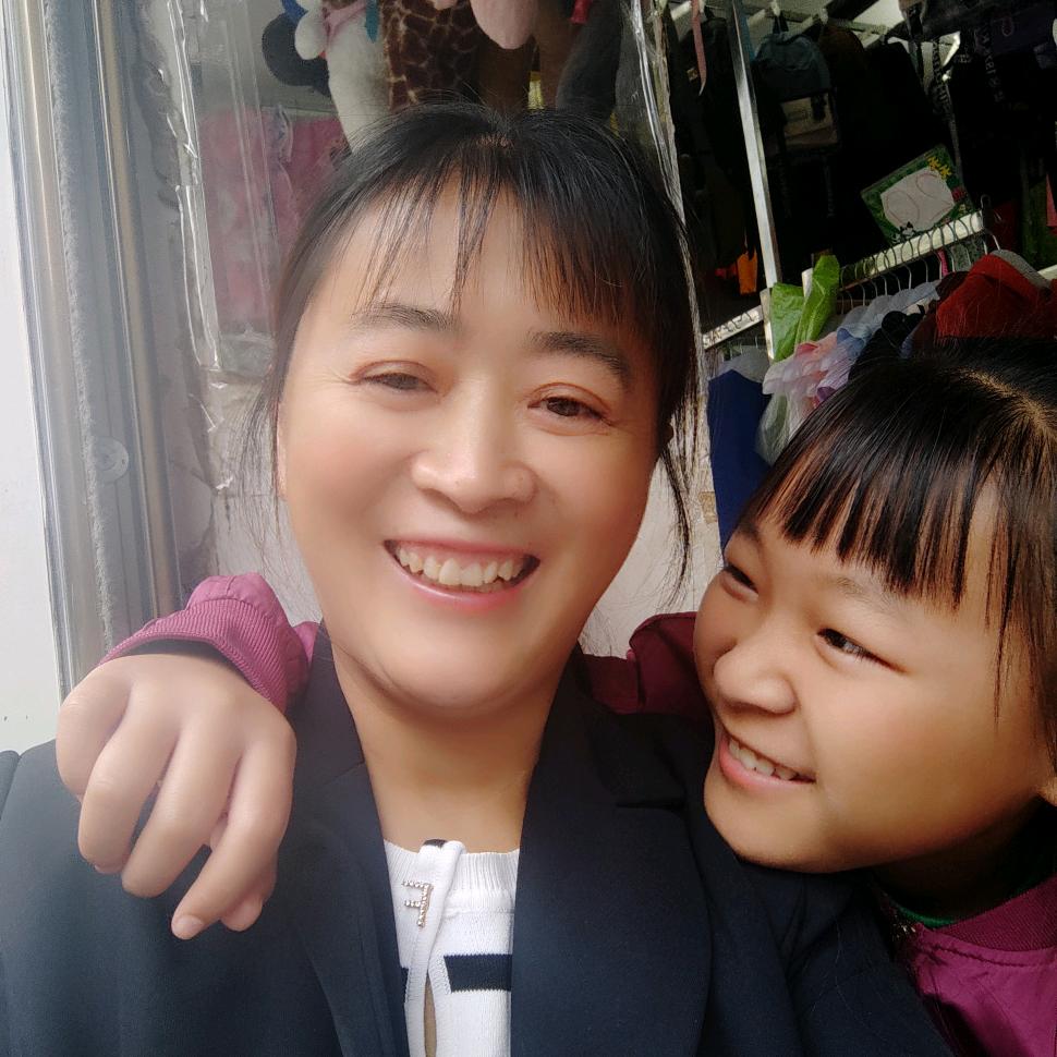 可爱母女