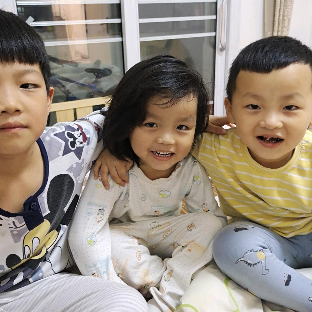 陈就非凡给生活比个耶