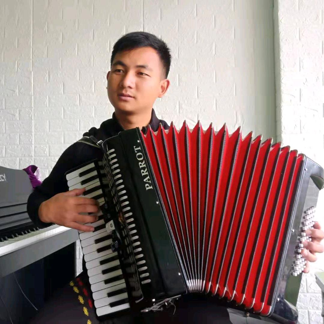 Agu Seng 章风赞美琴行