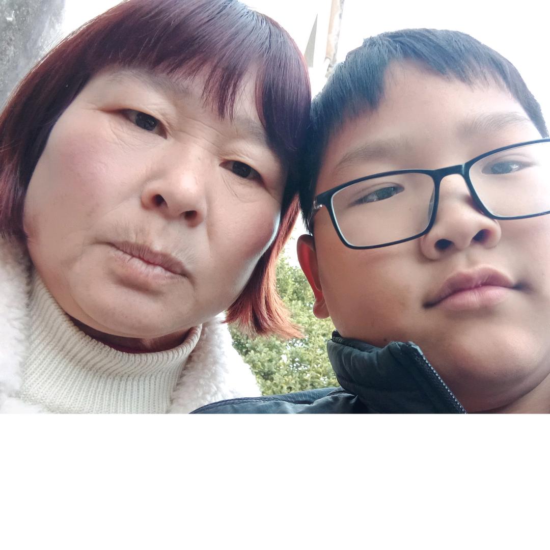 刘芳