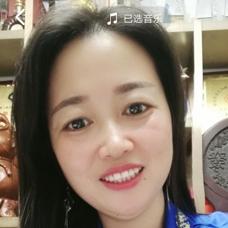 黄水英