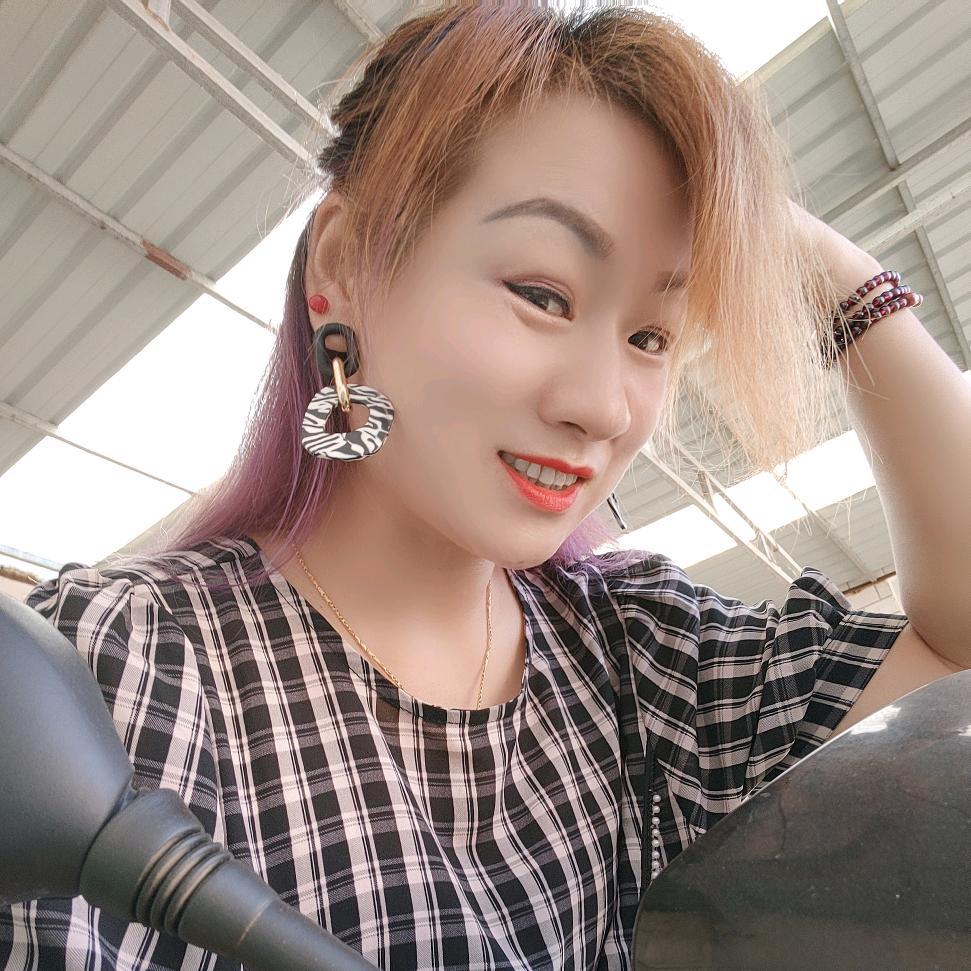 河南红鲤鱼🐠80后红姐♥橱窗🈺业中