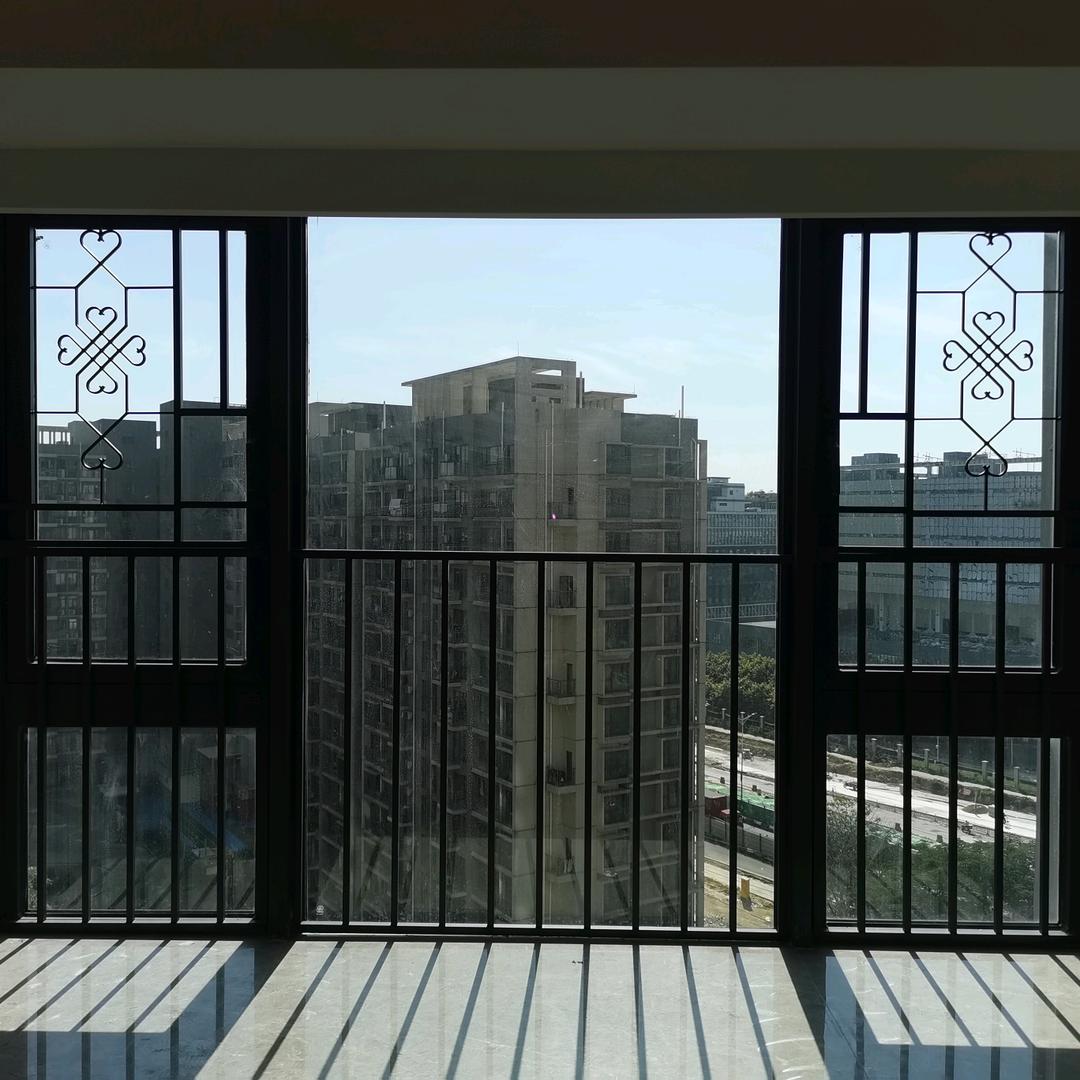 三哥（防蚊纱窗，铝合金门窗）