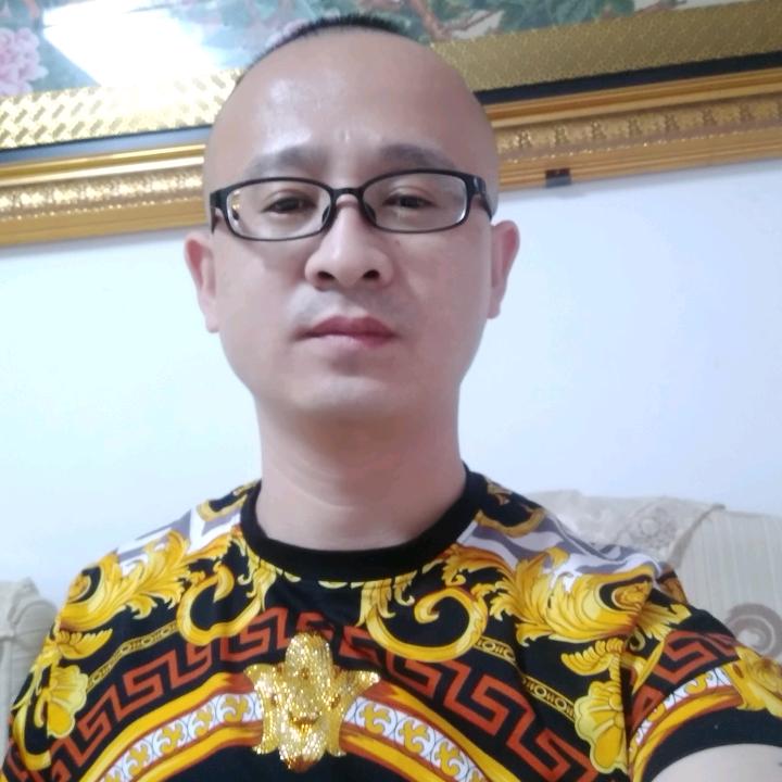 龍行天下