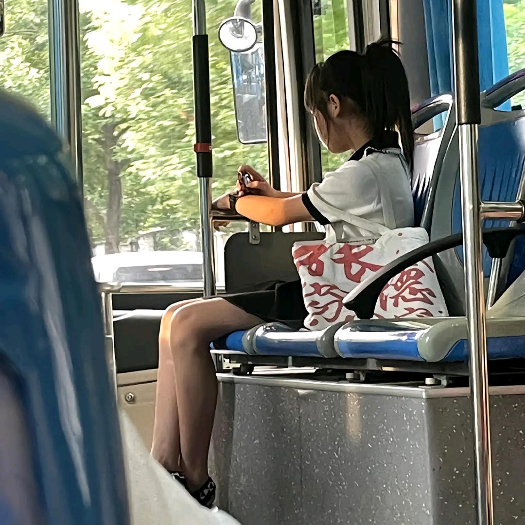 小狗摇尾巴.
