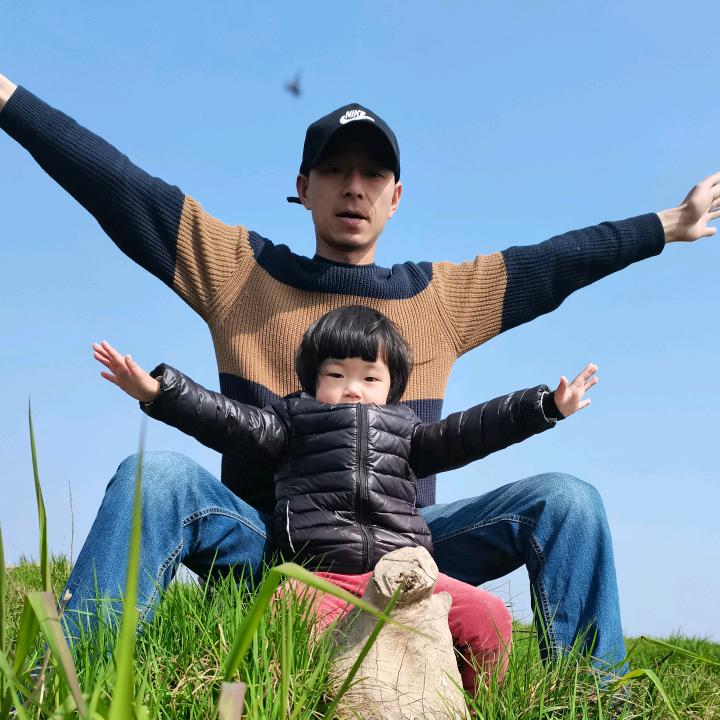 穿着草鞋走江湖.