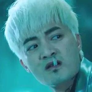 狂踢瘸子那条好腿