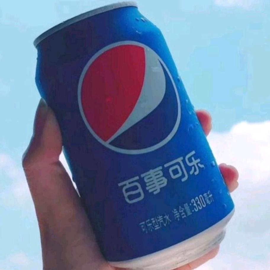 我和秋雅坐一桌