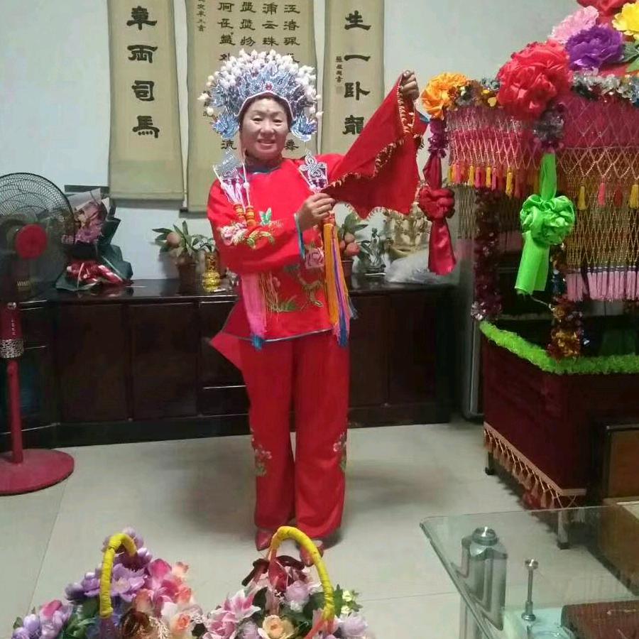 赵秀英，临泉县秧歌团，团长