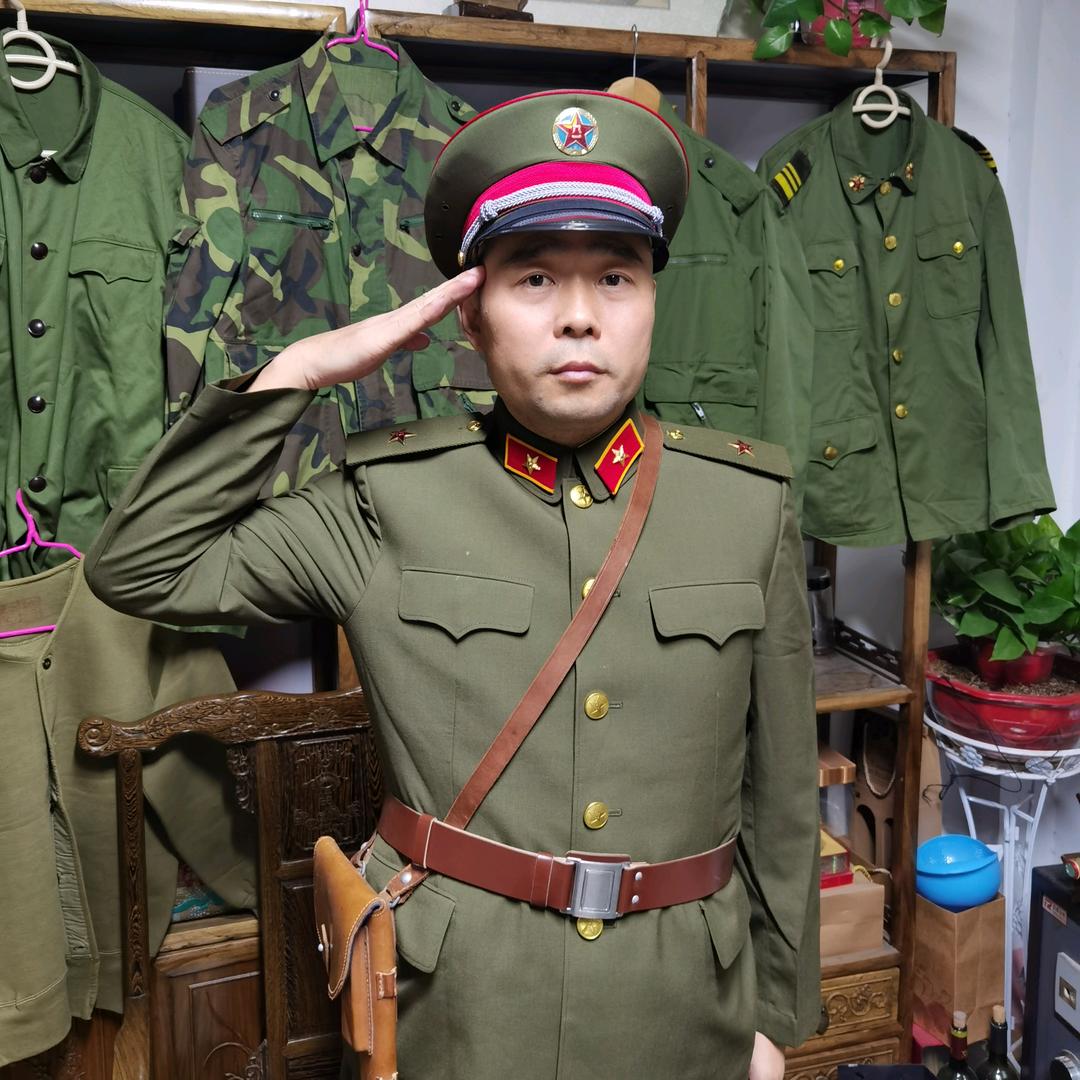 钢盔军魂