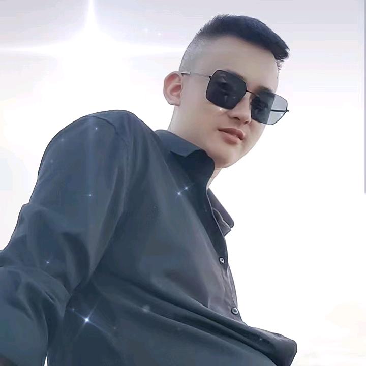 男人不去拼   活着多没劲.