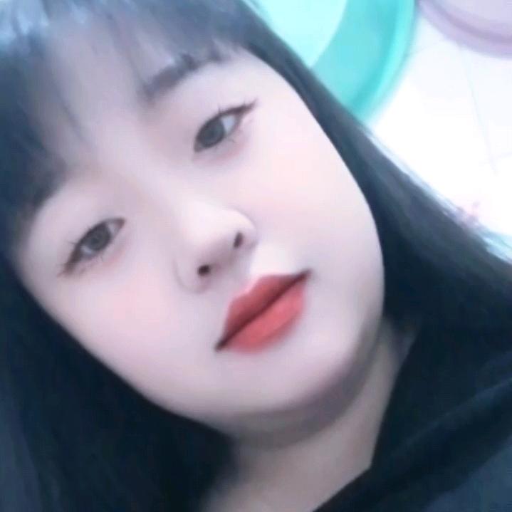 ♡⃝ ʜᴇʟʟᴏ ◡̈ ☽⋆日子很滚烫