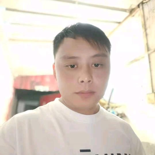 万鹏辉，水电安装全屋定制室内装修