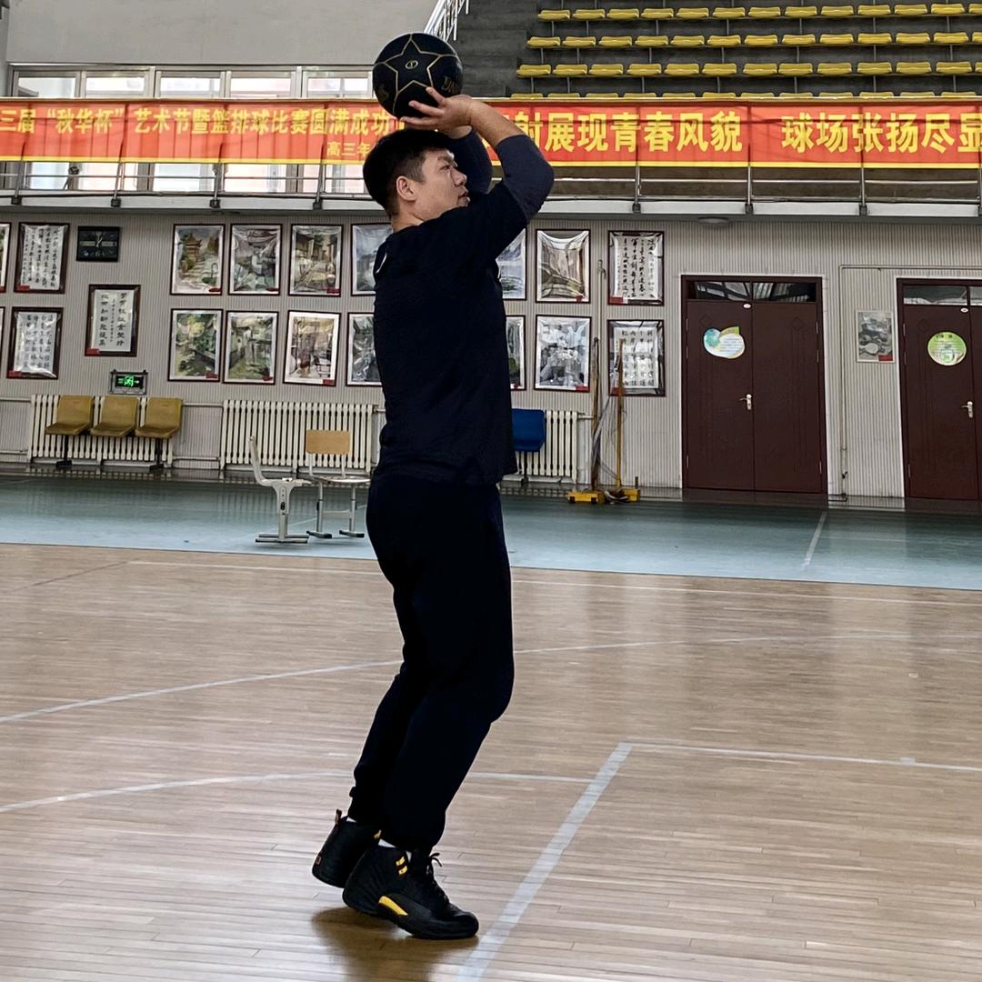 庚哥🏀⁹⁹、爱打球（已瘦40斤）