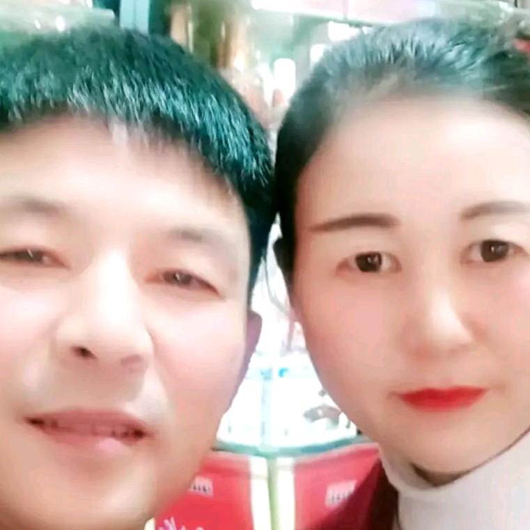 爱上戏曲的荣姐