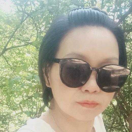 其实月亮是我啃弯的