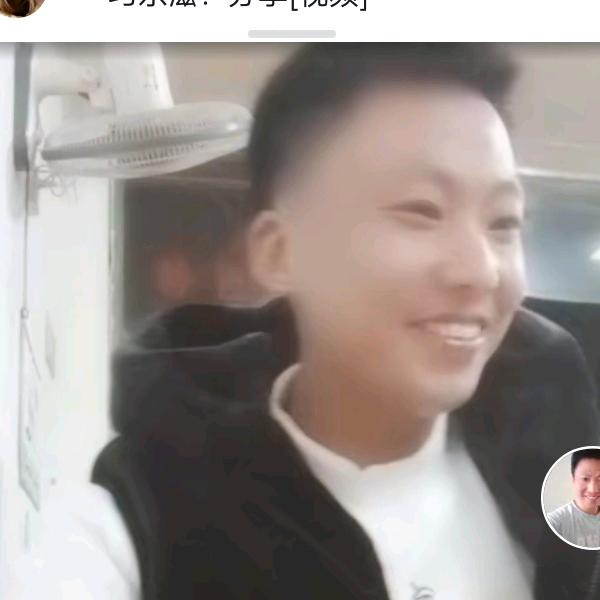 开心的小哥哥