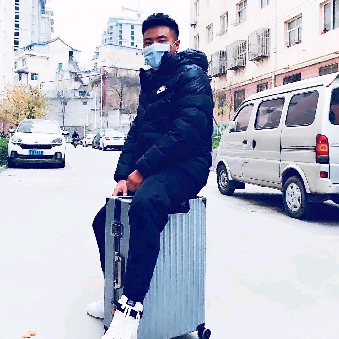 卖车的石某人