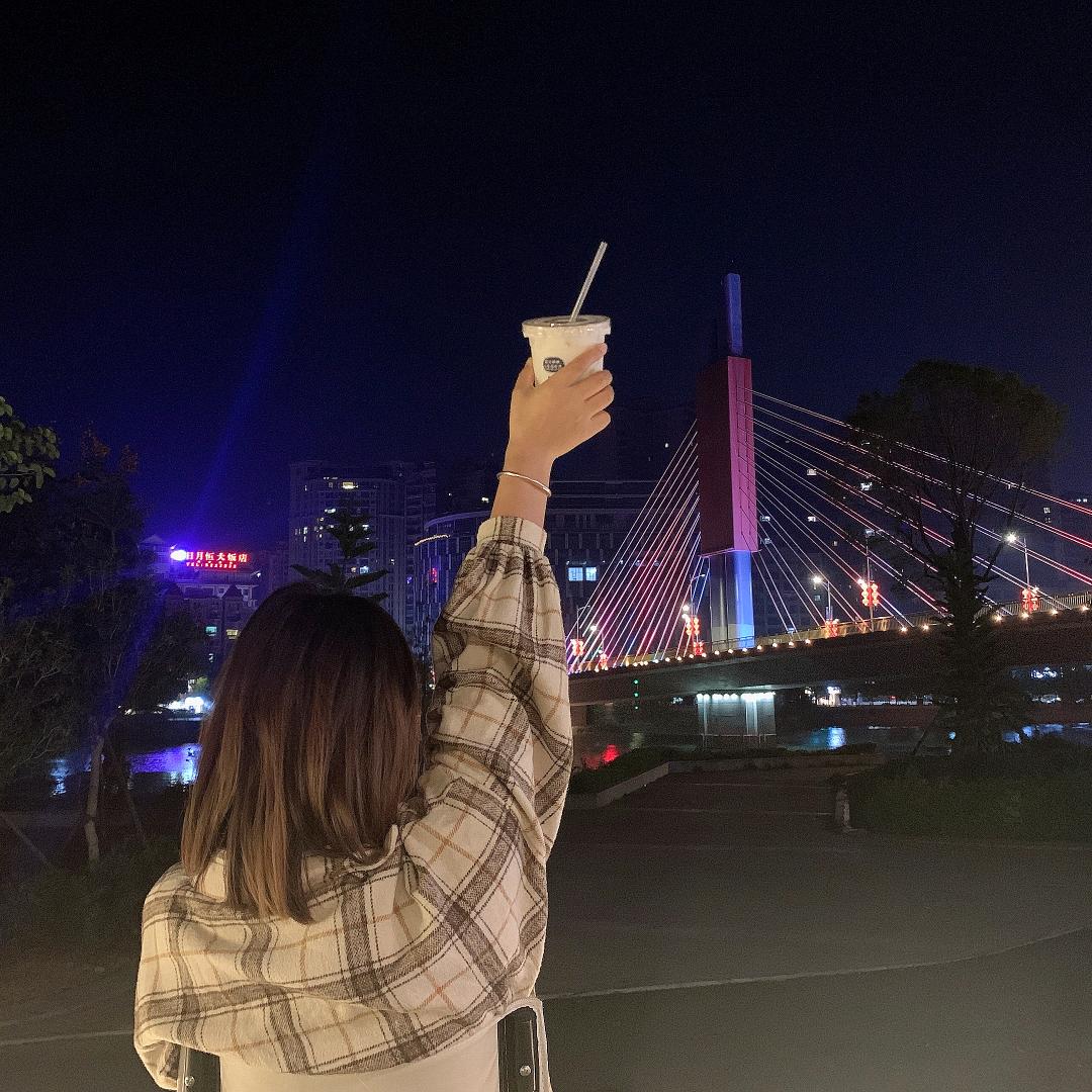 噢
