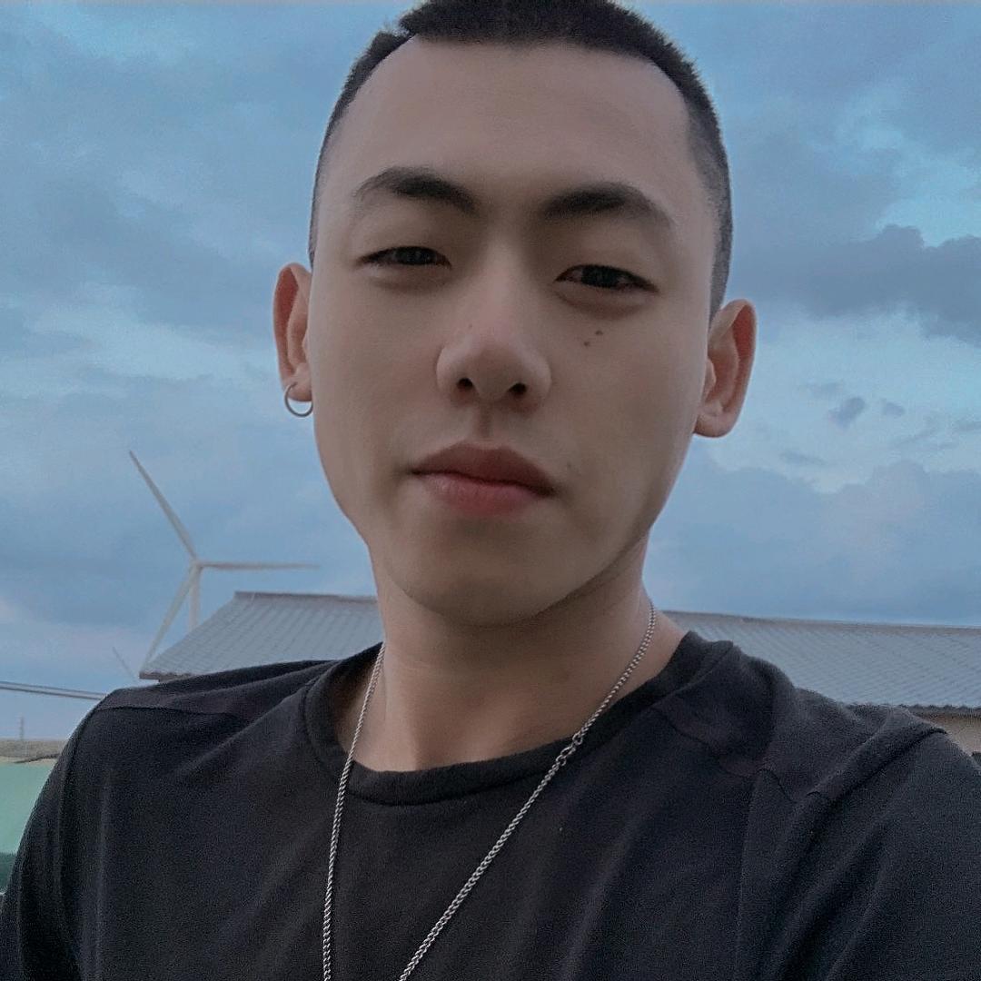 奕伯