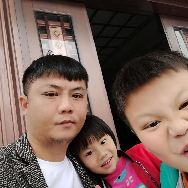 凌青人