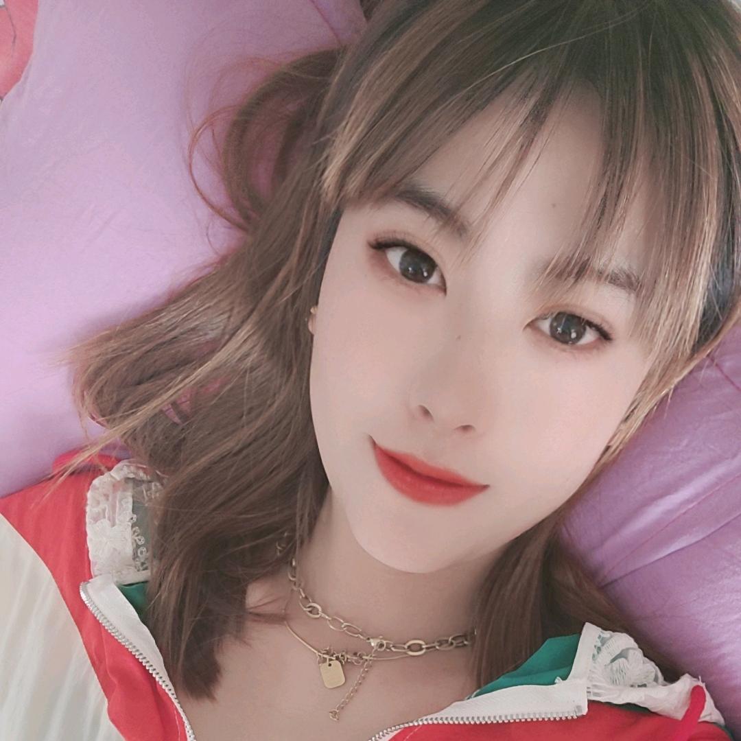 村里有个姑娘