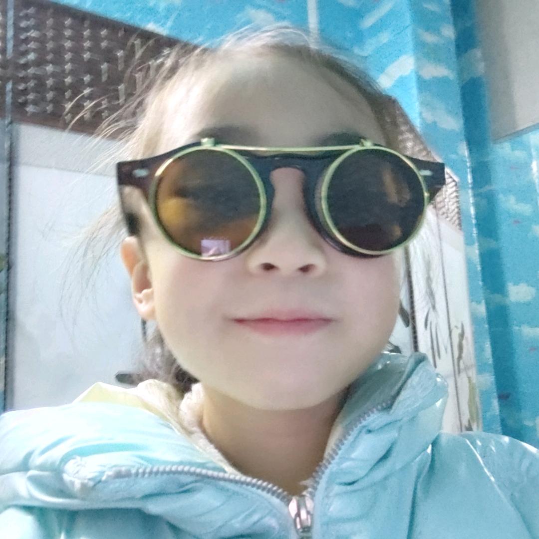卢彩新