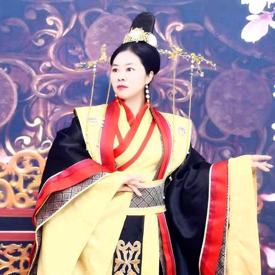 微笑掩饰悲伤