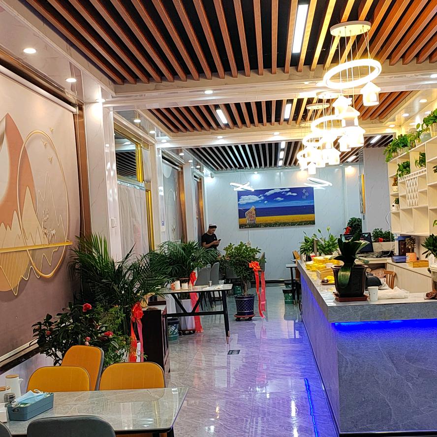 甘河工业园尕穆东乡手抓美食城