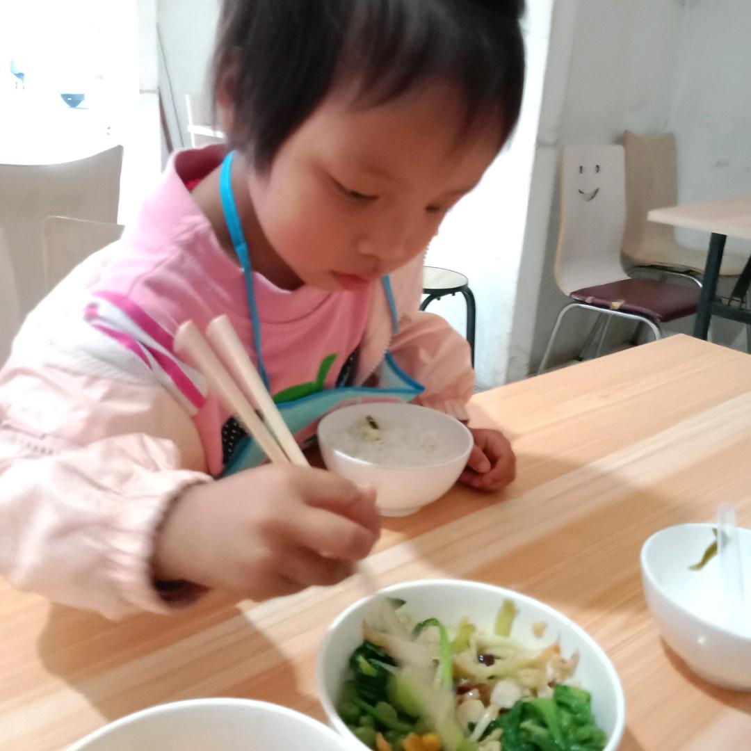 执笔画卿颜♥染墨绘君衣