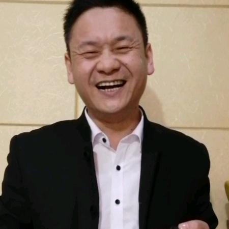 鱼飞扬