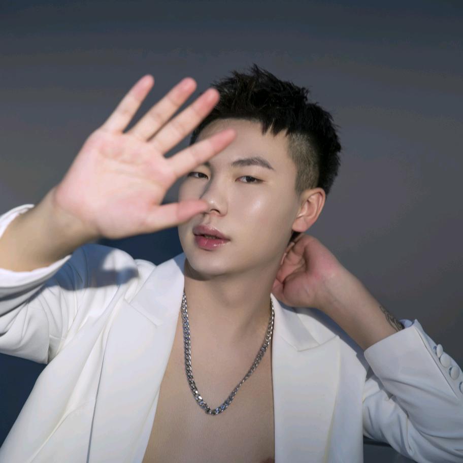 泡泡老师 专做逆龄发型