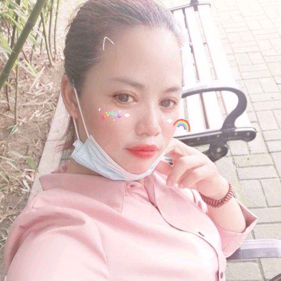 云南彝族黑妹宝英.