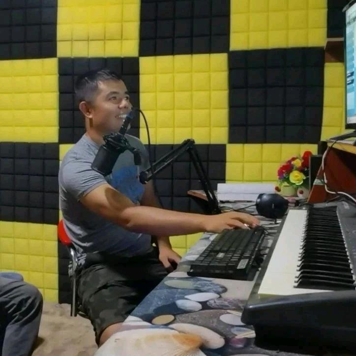 elijan gupur🎹🎹🎧