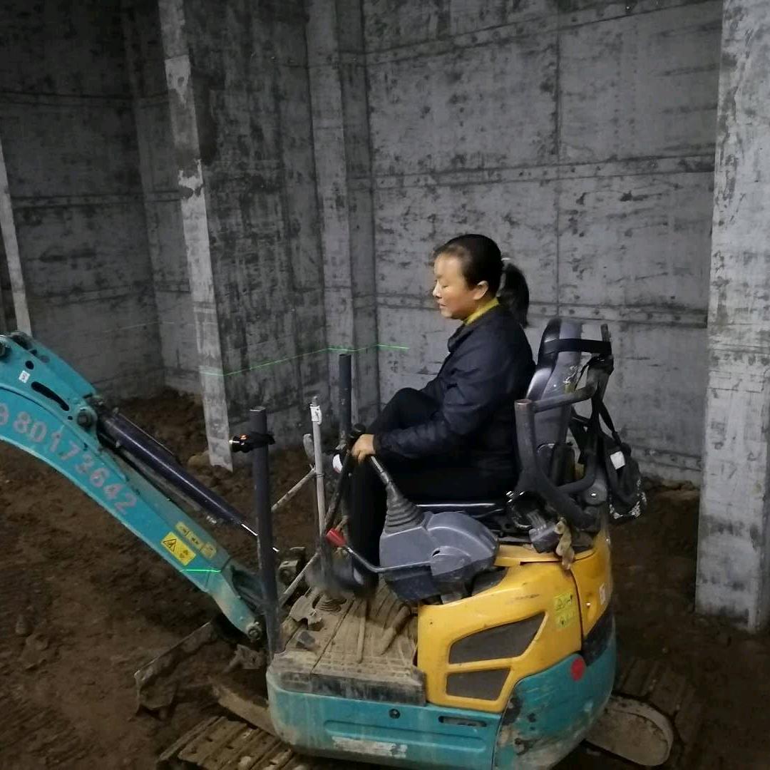 彭瓦匠微挖出租