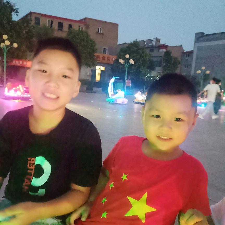 两个孩子的的妈妈