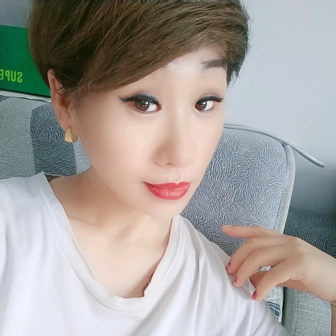 清晨的露珠，