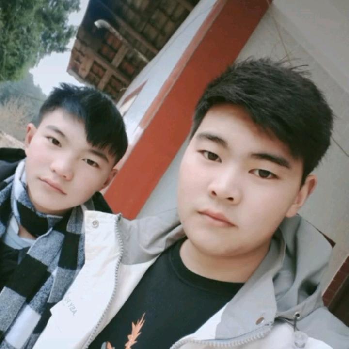 杨彬英