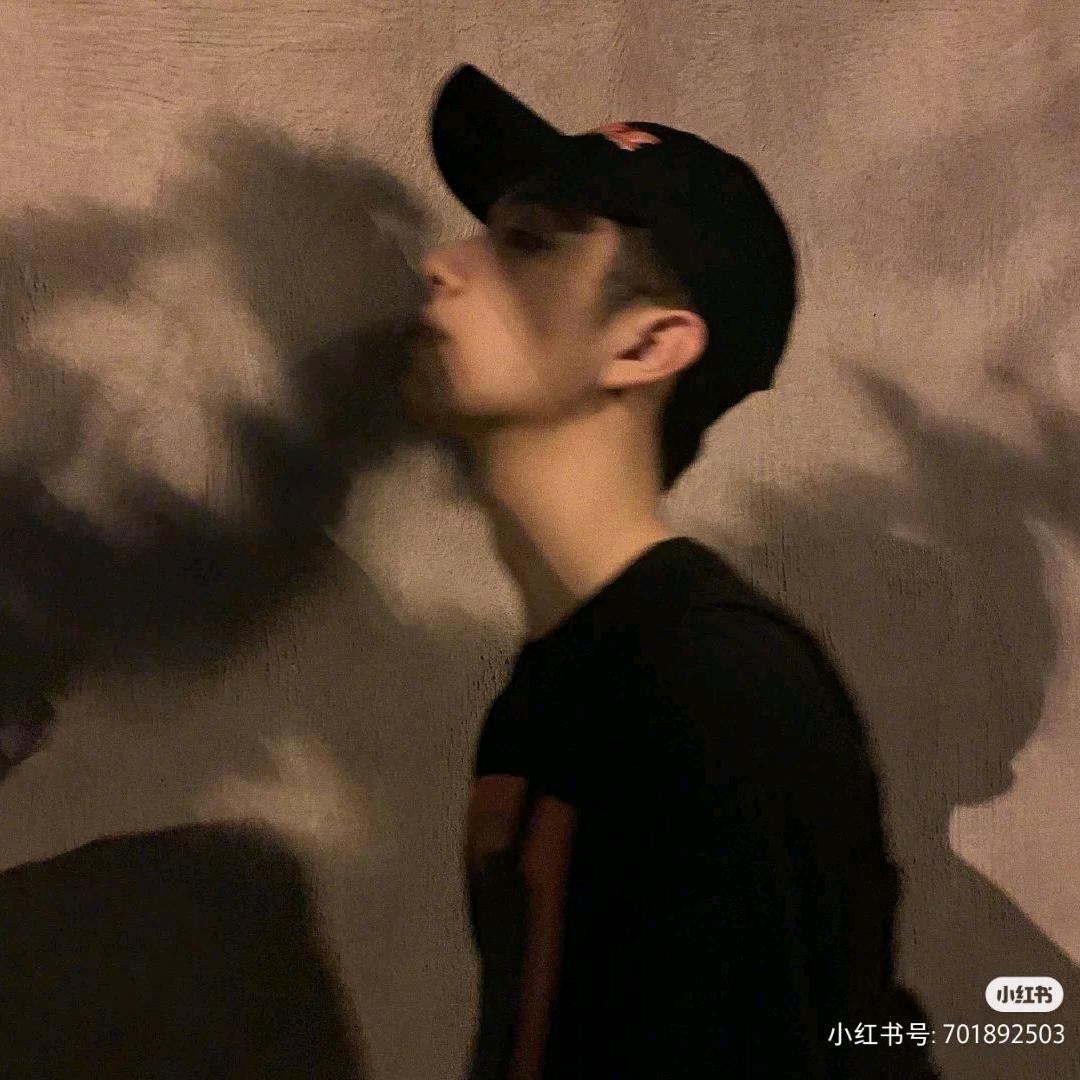 小黑黑👀
