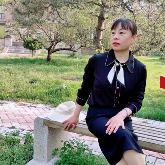 一半烟火一清欢