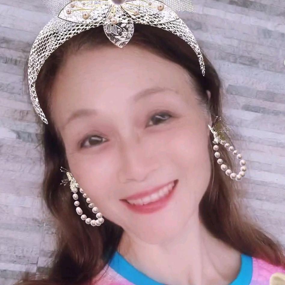 奔八少女