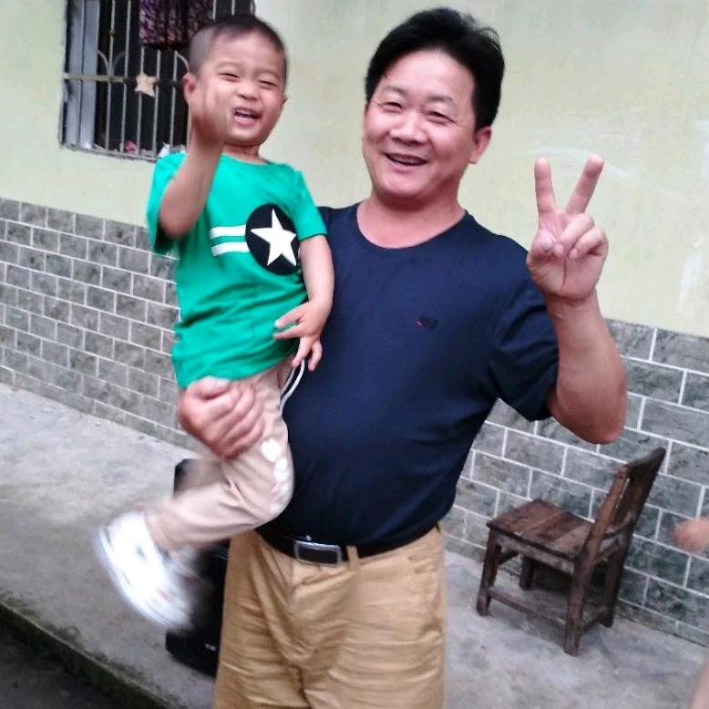 赤壁市专业铺砖李师付