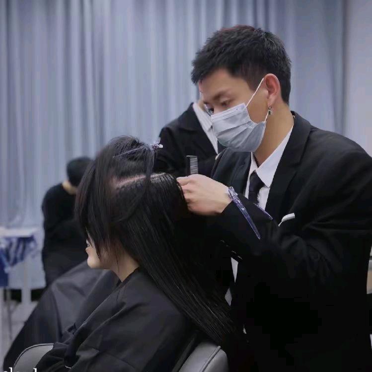 静乐青丝坊美容美发店