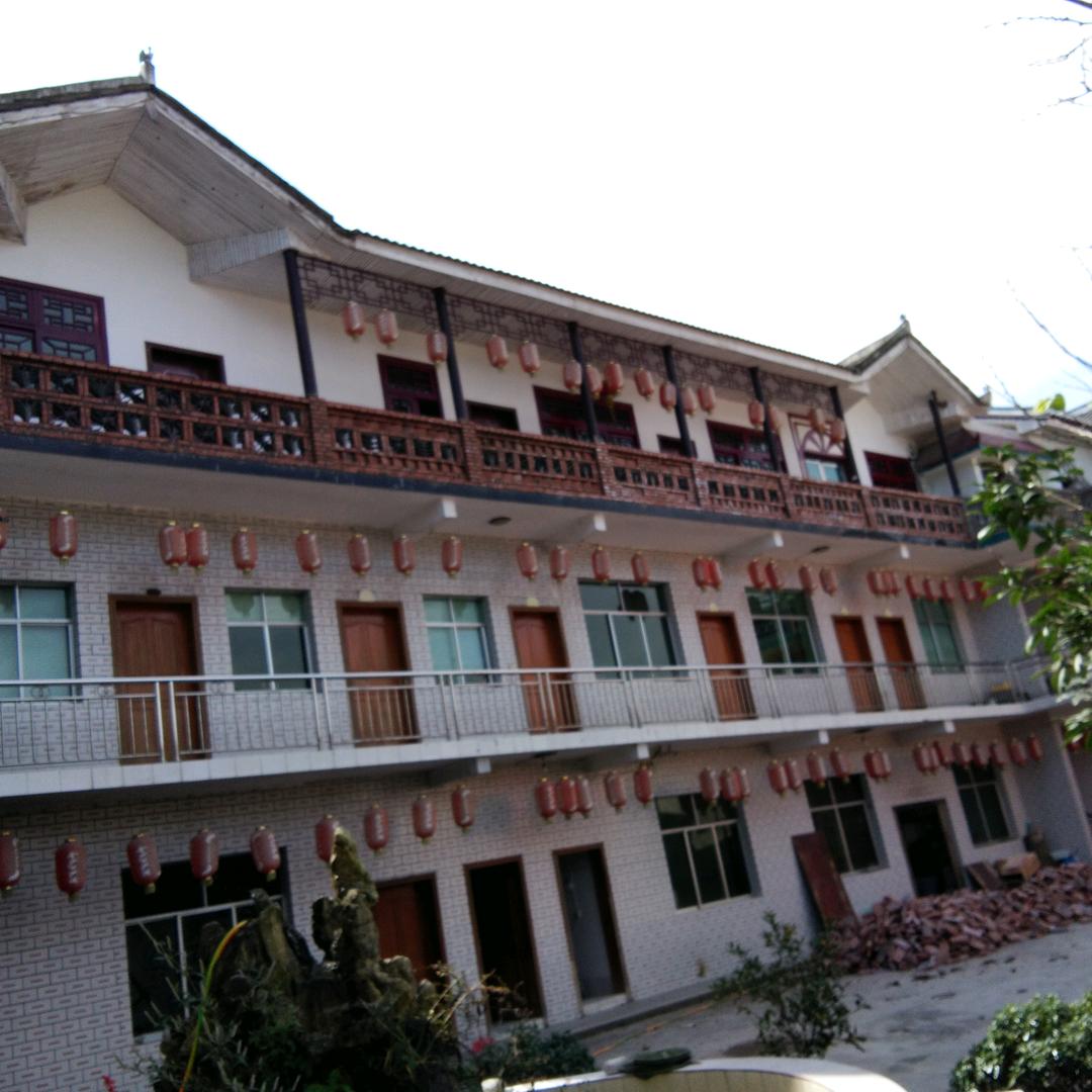 小洋溪辣子鸡:黑豆花