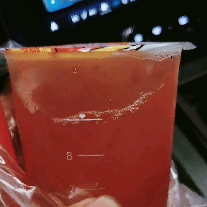 八月吖