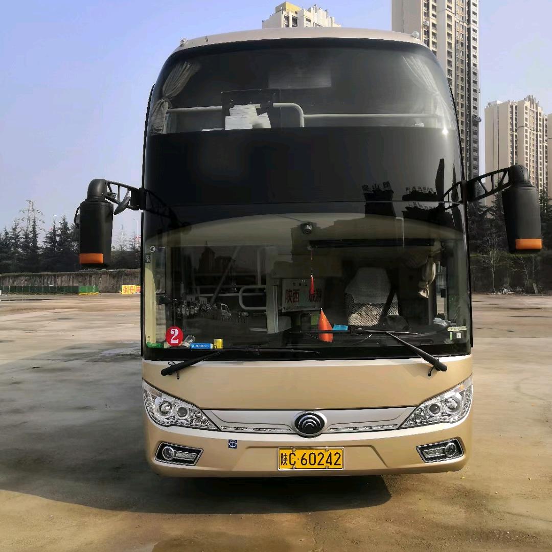 50座旅游大巴赵小飞