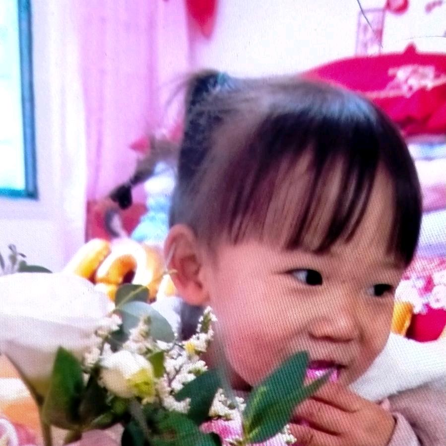 小美女幸福一家人