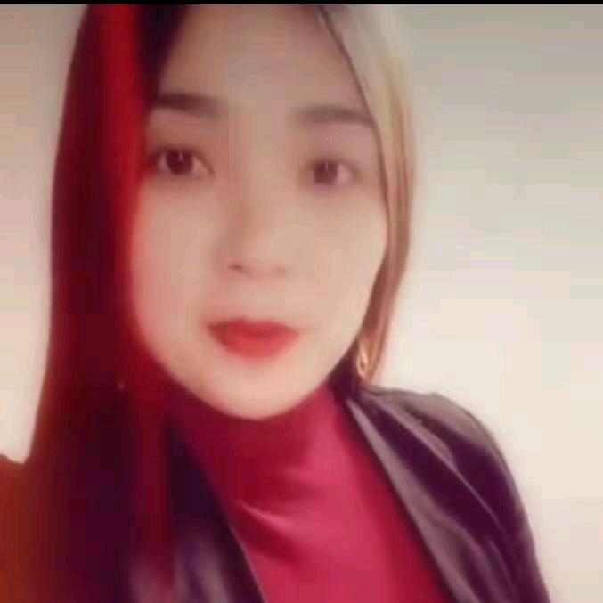 阳光下的女孩