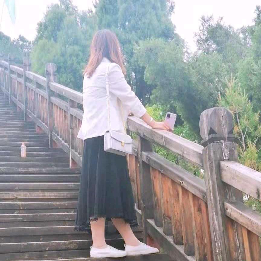 女人为谁妆