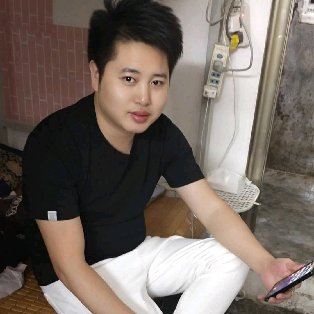 阿亮